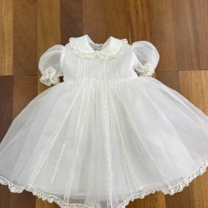 Abitino Piccola Giuggiola in organza mezza manica con gonna ampia lavorazione di valancienne e roselline